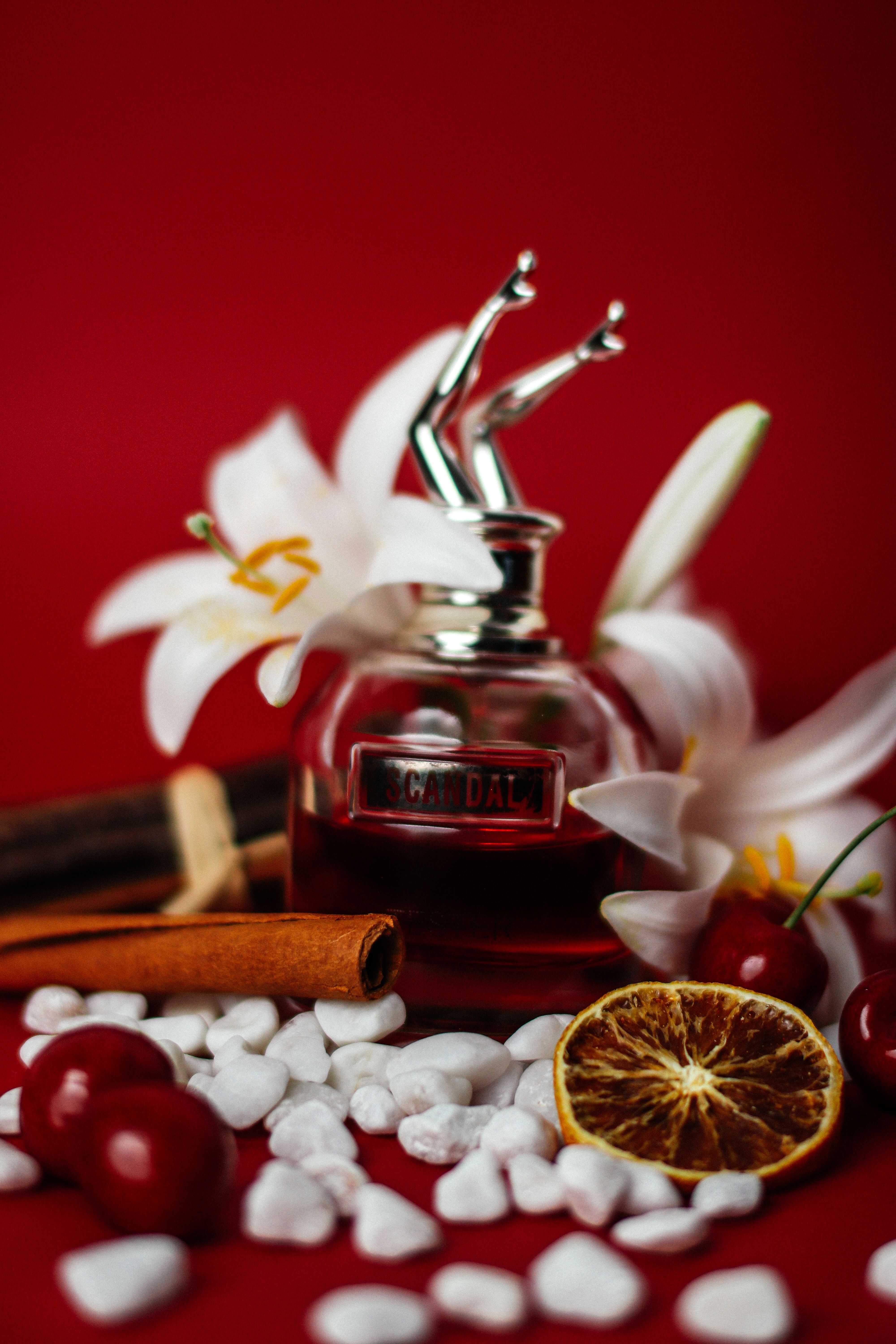 عطر ادوپرفیوم زنانه پارفومز د مارلی مدل والای